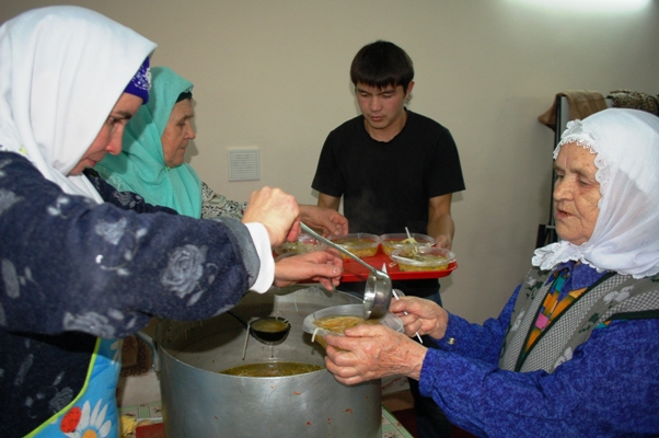 В Уфе прошел курбан-аш, организованный бабушками-мусульманками