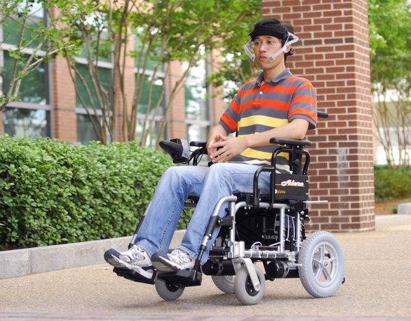 В помощь инвалидам — технические средства