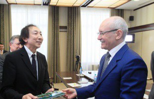 Президент Башкирии встретился с профессором токийского медицинского университета
