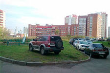 Уфимским Депутатам не разрешили ввести штраф за парковку на газоне