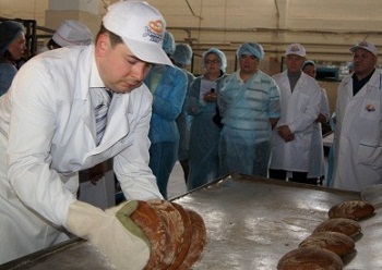 В Башкирии министр здравоохранения  поработал пекарем