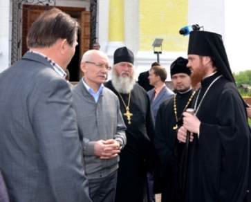 Президент РБ Рустэм Хамитов посетил Троицко-Никольский храм