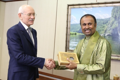 Рустэм Хамитов встретился с Послом Республики Шри-Ланка в РФ