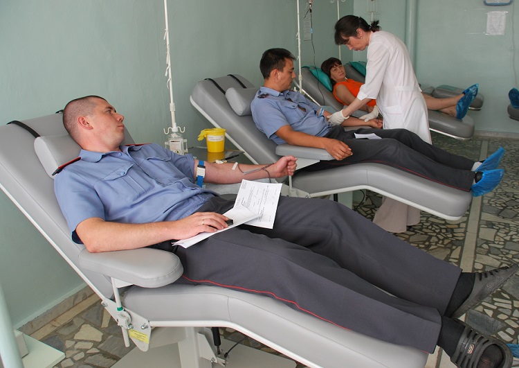 В Уфе полицейские сдали кровь для лечения тяжелобольных детей