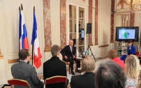 Президент РБ провел пресс-конференцию в Париже