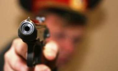 В Башкирии полицейский открыл стрельбу в автосервисе