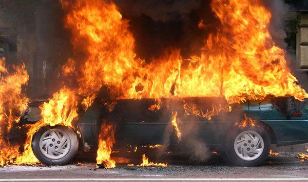 В Башкирии отец спас сыновей из горящего авто