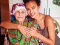 Ирина Шейк прилетела в Башкирию, чтобы дежурить у постели больной бабушки