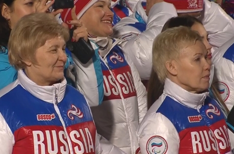 Рима Баталова приняла участие в торжественной церемонии подъема флага РФ