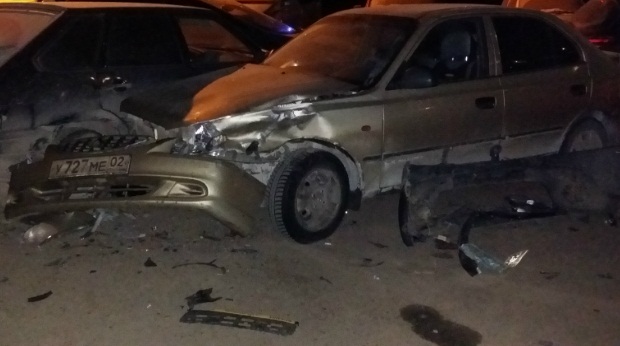 Угонщик протаранил 10 машин в одном из дворов столицы Башкирии
