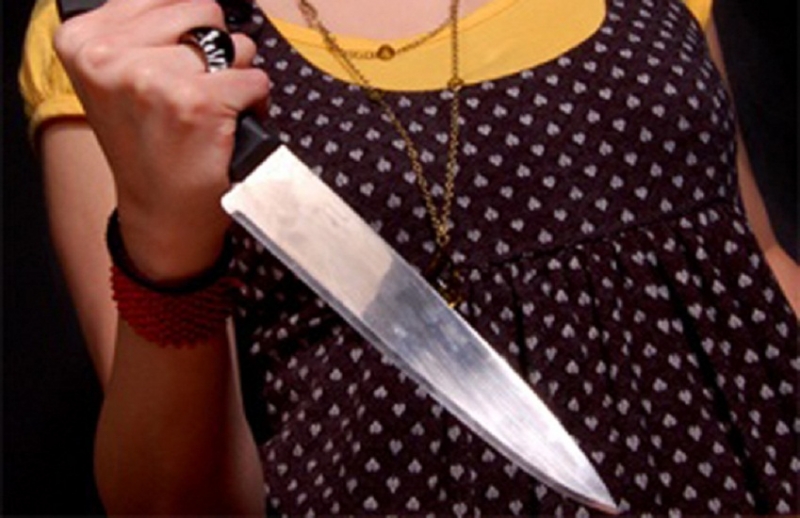 В Башкирии женщина с ножом напала на мать