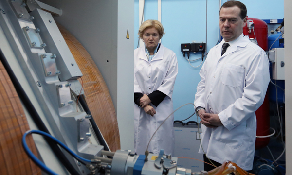 Дмитрий Медведев побывал в уфимском ПЭТ-центре