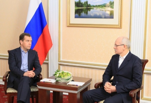 Рустэм Хамитов и Дмитрий Медведев провели рабочую встречу