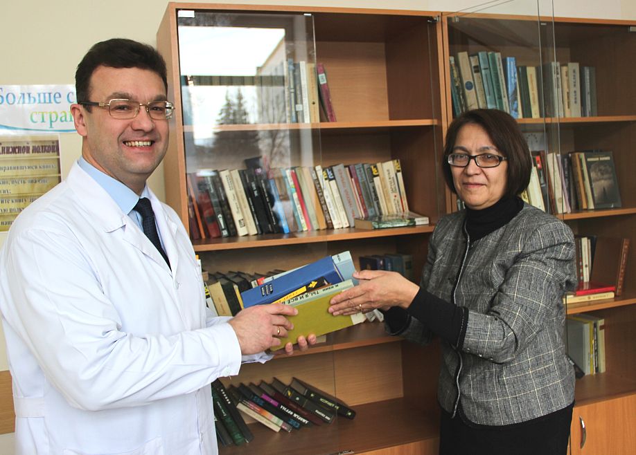 500 книг ждут читателей в клинической больнице имени Куватова