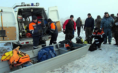 В Башкирии ведутся поиски провалившихся под лёд туристов
