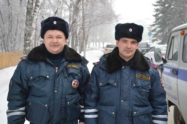 Сотрудники полиции Башкортостана спасли семью от пожара