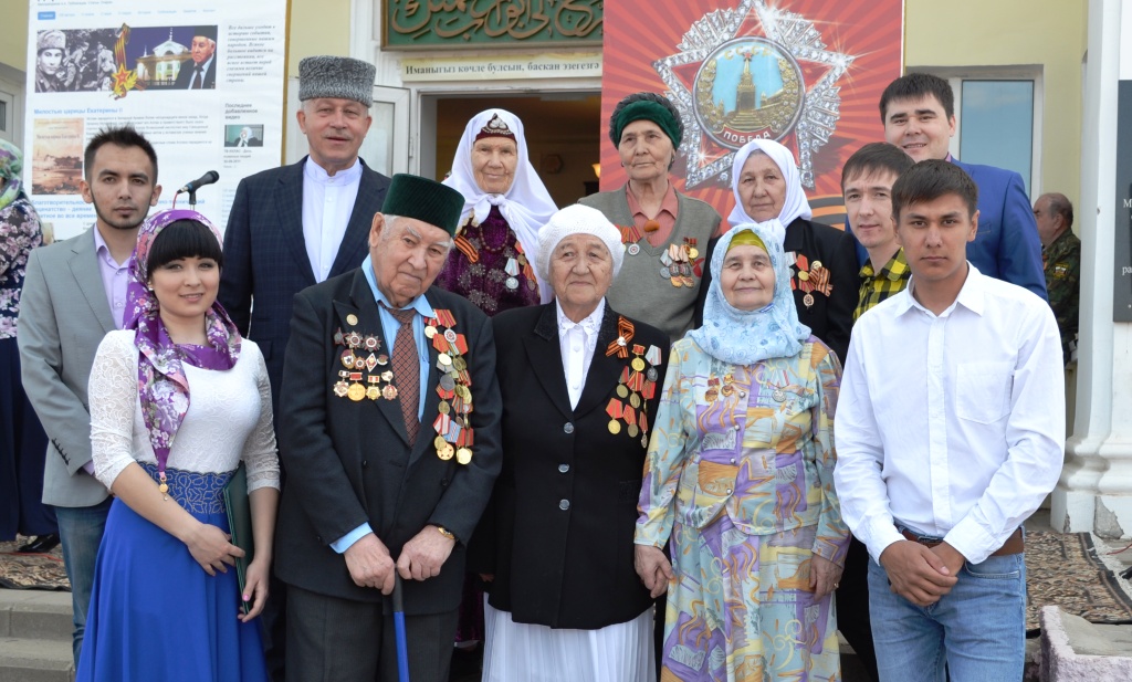 Мусульманская молодежь Башкортостана чествует ветеранов ВОВ