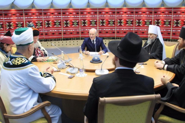 Рустем Хамитов провел в Уфе встречу с лидерами традиционных конфессий
