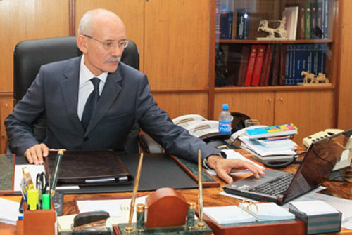 Рустэм Хамитов встретился с парламентариями