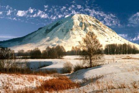 Активисты-экологи, депутаты и жители Башкирии покорили гору Торатау
