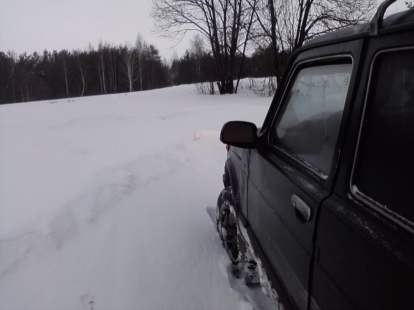 В Уфе автомобилист превратил свой автомобиль в снегоуборочную машину