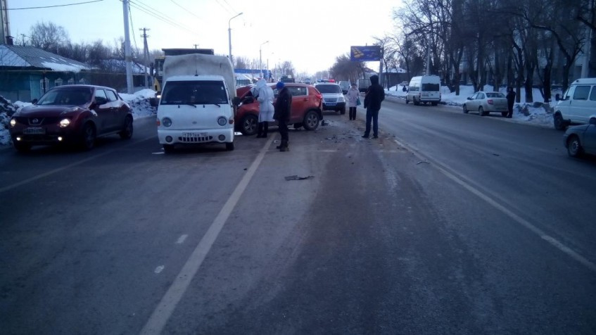В Уфе при столкновении трех иномарок пострадал один из водителей