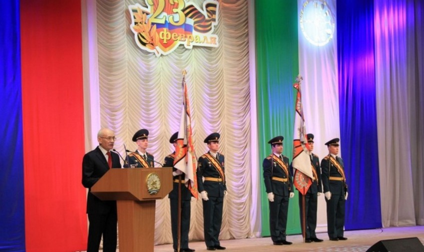 Глава Башкирии поздравил жителей региона с Днем защитника Отечества