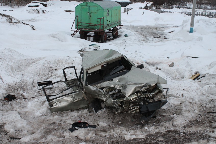 В Башкирии при столкновении поезда с автомобилем погиб один человек