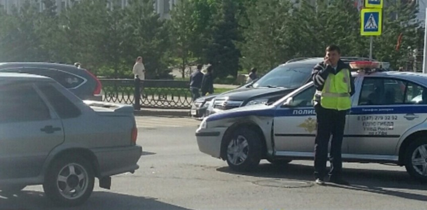В столице Башкирии произошла авария с участием автомобиля ДПС