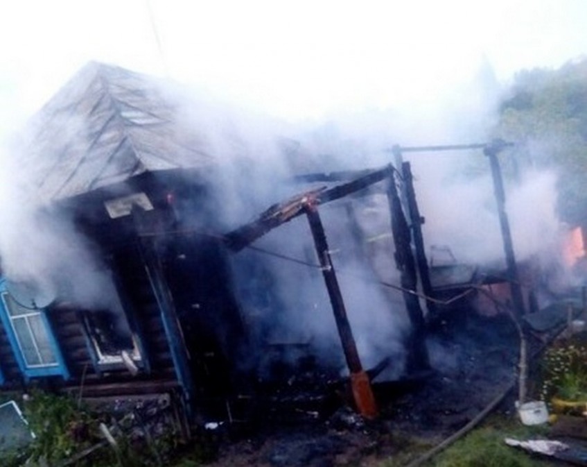 В столице Башкирии сгорел частный дом