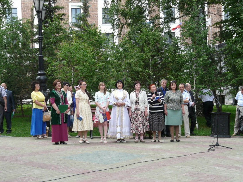 В Уфе традиционный праздник поэзии украсили «Семь девушек»