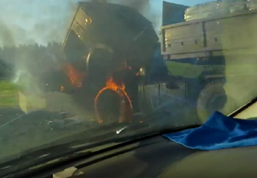 На трассе в Башкирии сгорел «КамАЗ»