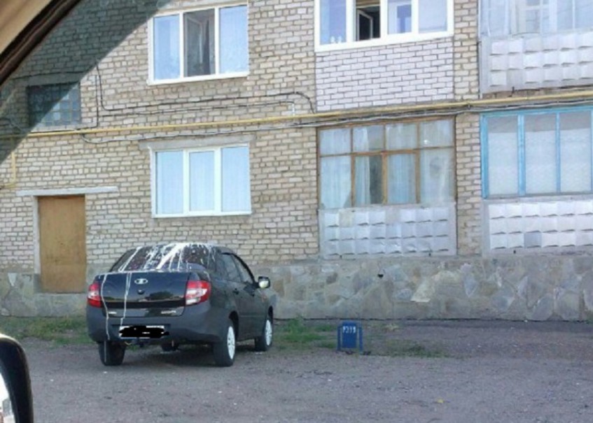 В Башкирии автомобиль облили краской