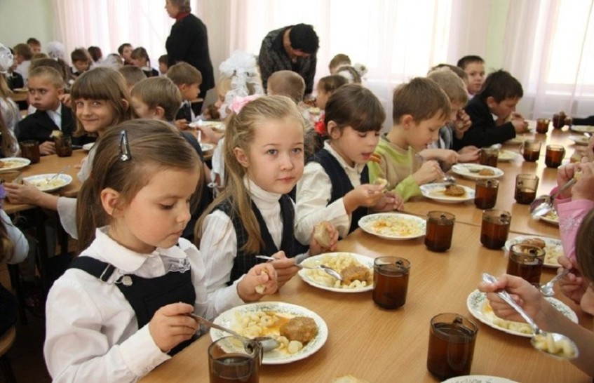 В Уфе установили минимальные цены на школьное питание‍