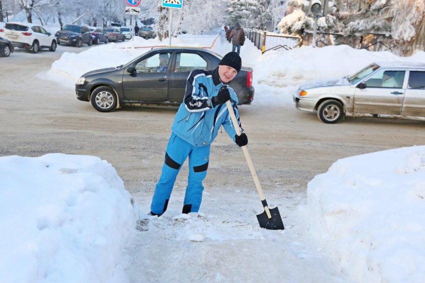 В субботнике по уборке снега приняли участие более 13,5 тысячи жителей Уфы