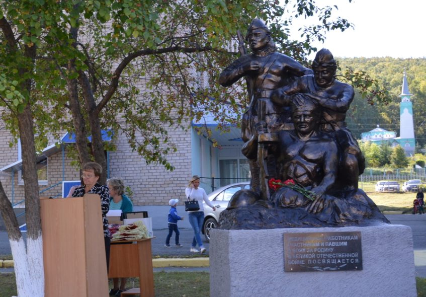 В Учалы появился первый в Башкортостане памятник военным медикам